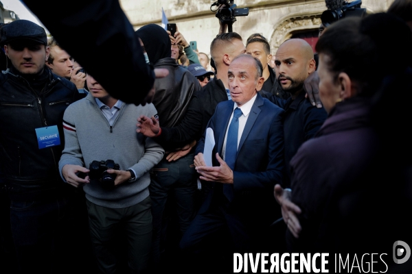 Manifestation de reconquête devant le square samuel paty