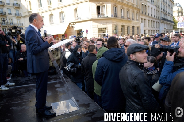 Manifestation de reconquête devant le square samuel paty