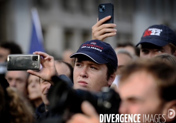 Manifestation de reconquête devant le square samuel paty