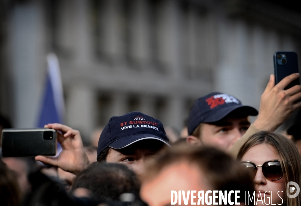 Manifestation de reconquête devant le square samuel paty