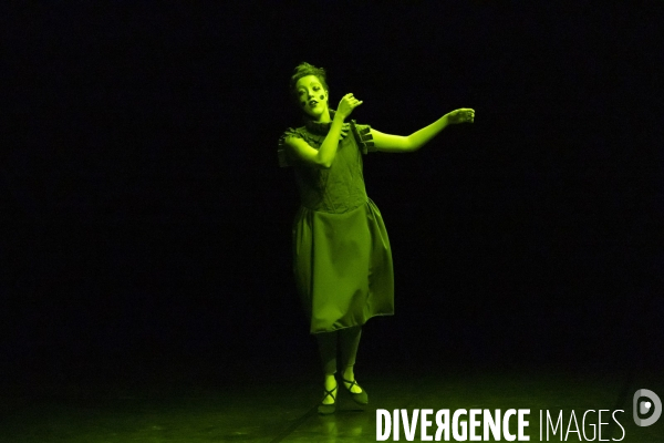 Doesdicon - Tânia Carvalho - Dançando com a Diferença