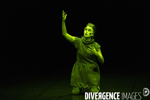 Doesdicon - Tânia Carvalho - Dançando com a Diferença