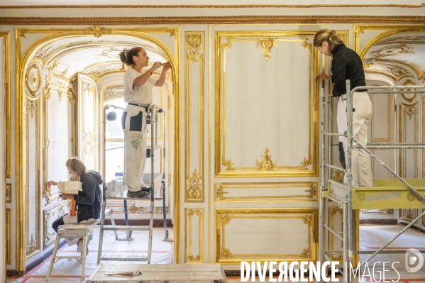 A Versailles, travaux de restauration de l appartement de Madame du Barry.