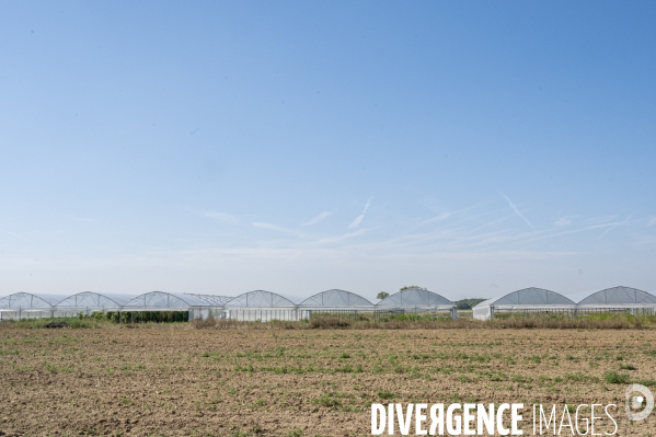 Dans l Essonne,  à Brétigny-sur-Orge,  La base 217 (ancienne base d essais de l armée de l Air), laboratoire du slow urbanisme . La Base 2017, radar, radome, art, oeuvre d art