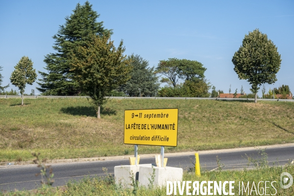 Dans l Essonne,  à Brétigny-sur-Orge,  La base 217 (ancienne base d essais de l armée de l Air), laboratoire du slow urbanisme . La Base 2017, radar, radome, art, oeuvre d art