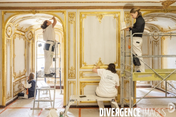 A Versailles, travaux de restauration de l appartement de Madame du Barry.