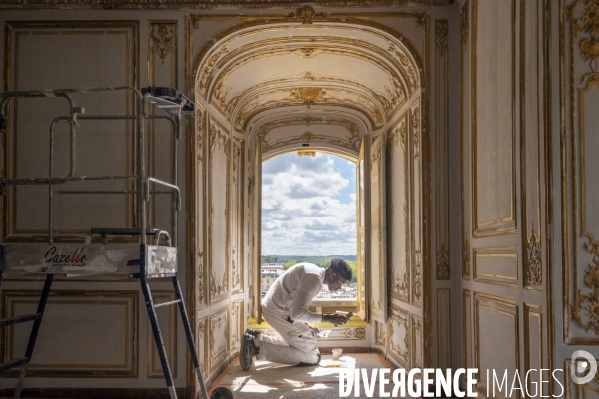 A Versailles, travaux de restauration de l appartement de Madame du Barry.