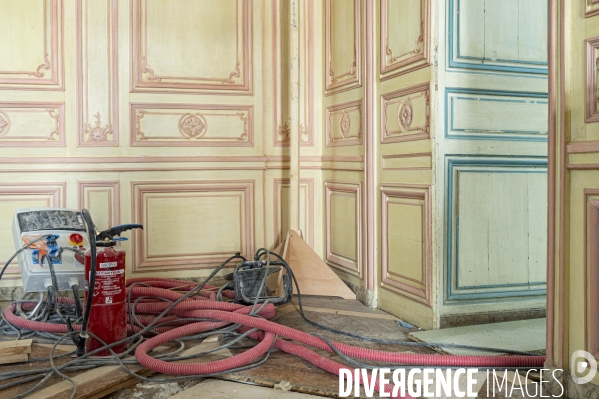 A Versailles, travaux de restauration de l appartement de Madame du Barry.