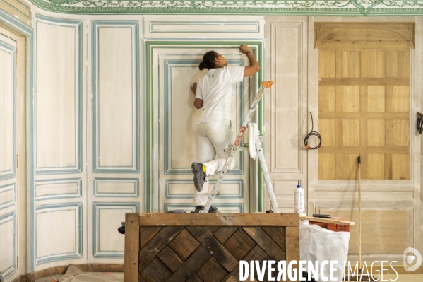 A Versailles, travaux de restauration de l appartement de Madame du Barry.