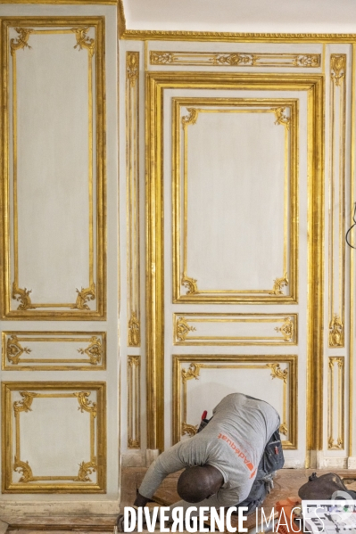 A Versailles, travaux de restauration de l appartement de Madame du Barry.