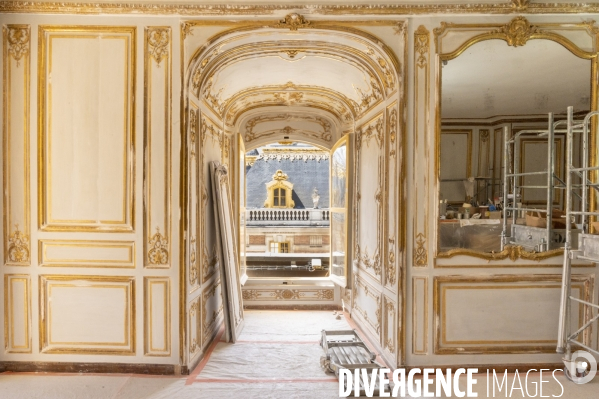 A Versailles, travaux de restauration de l appartement de Madame du Barry.