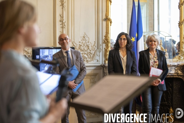 Inauguration de l expo sur le droit de vote des femmes, aux Archives Nationales.
