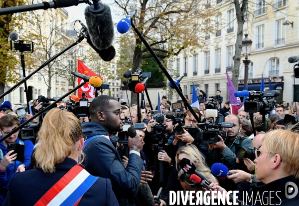 Rassemblement de soutien au député Carlos Martens Bilongo devant l Assemblée nationale