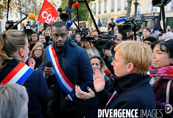 Rassemblement de soutien au député Carlos Martens Bilongo devant l Assemblée nationale