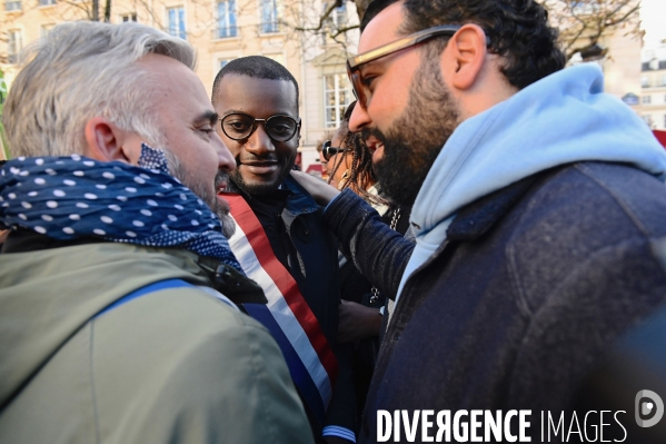 Rassemblement de soutien au député Carlos Martens Bilongo devant l Assemblée nationale