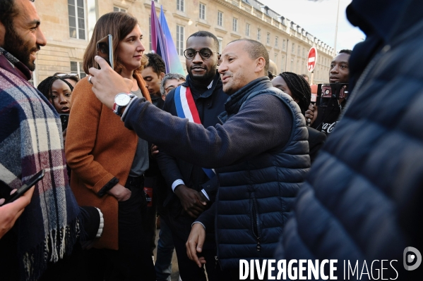 Rassemblement de soutien au député Carlos Martens Bilongo devant l Assemblée nationale