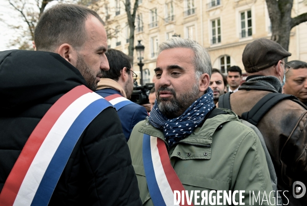 Rassemblement de soutien au député Carlos Martens Bilongo devant l Assemblée nationale