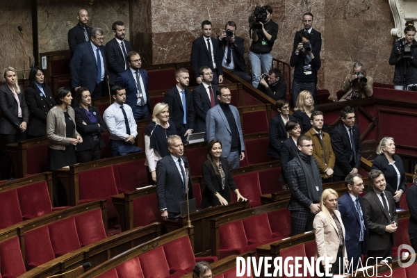 Rassemblement des députés LFI devant l assemblée nationale