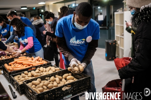 Distribution alimentaire pour etudiant par l association Linkee