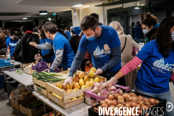 Distribution alimentaire pour etudiant par l association Linkee