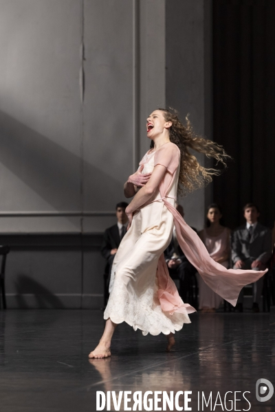 KONTAKTHOF de Pina Bausch