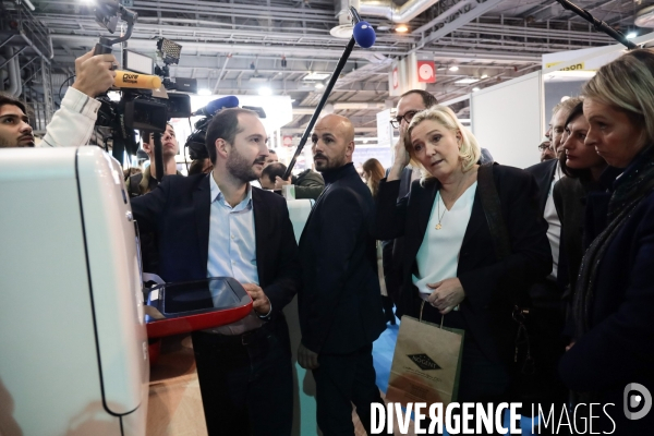 Marine le pen au salon made in france 2022