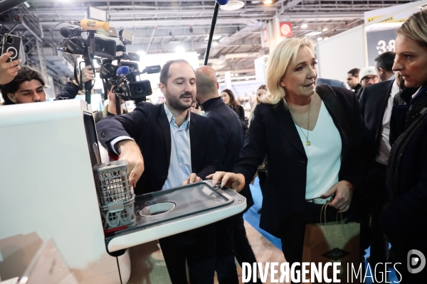 Marine le pen au salon made in france 2022