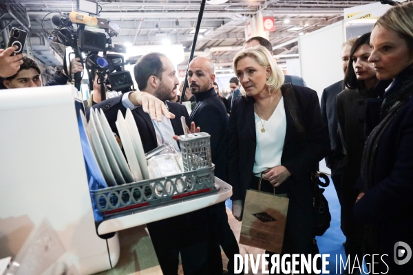 Marine le pen au salon made in france 2022