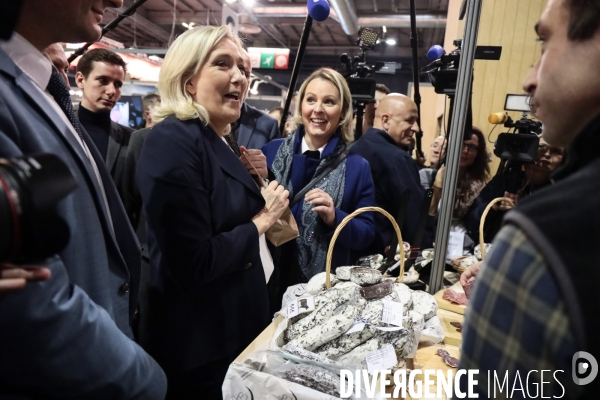 Marine le pen au salon made in france 2022