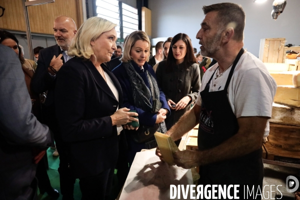 Marine le pen au salon made in france 2022