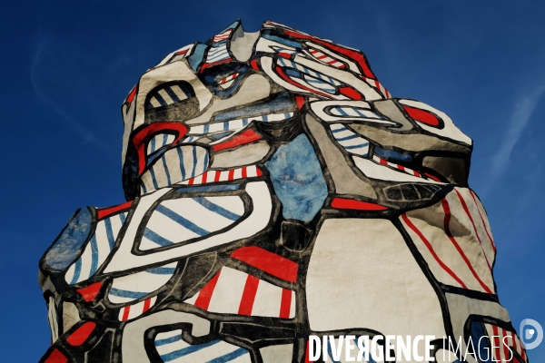 La Tour aux figures de Jean Dubuffet