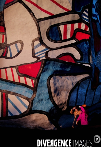 La Tour aux figures de Jean Dubuffet