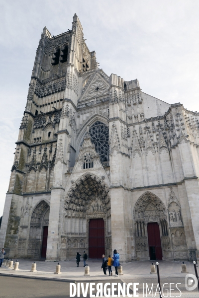 Monseigneur Hervé Giraud, archevêque de Auxerre et Sens