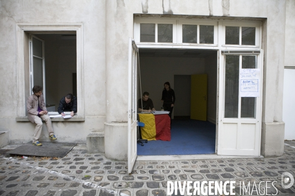 Exclusif - Vie quotidienne au squat  Cité U Montparnasse 