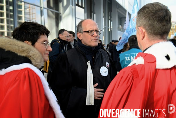 Journée d action de magistrats, avocats et greffiers contre «une justice au rabais»