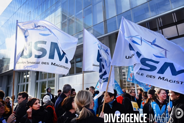 Journée d action de magistrats, avocats et greffiers contre «une justice au rabais»