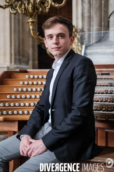 Portrait de Thomas Ospital, musicien, organiste et compositeur