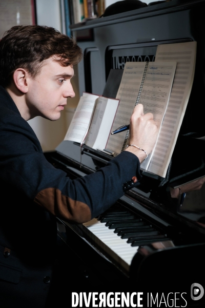 Portrait de Thomas Ospital, musicien, organiste et compositeur