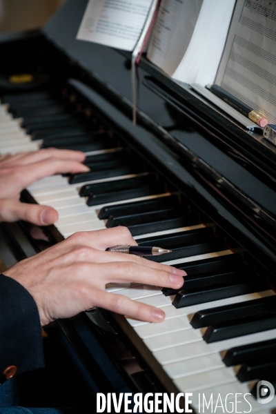 Portrait de Thomas Ospital, musicien, organiste et compositeur