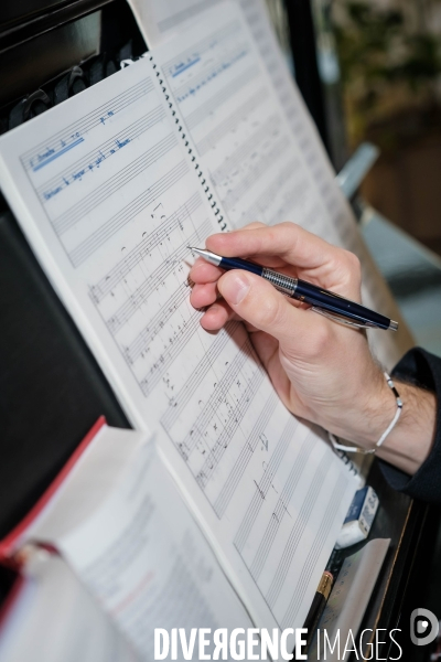 Portrait de Thomas Ospital, musicien, organiste et compositeur