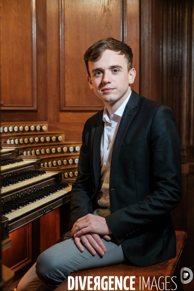 Portrait de Thomas Ospital, musicien, organiste et compositeur