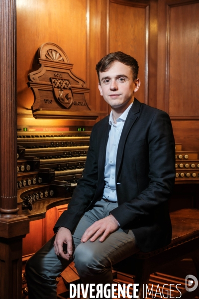 Portrait de Thomas Ospital, musicien, organiste et compositeur