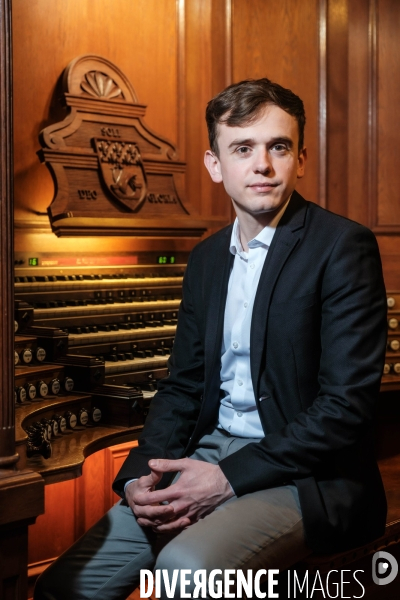 Portrait de Thomas Ospital, musicien, organiste et compositeur