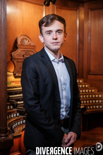 Portrait de Thomas Ospital, musicien, organiste et compositeur