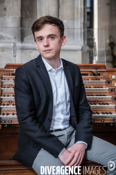 Portrait de Thomas Ospital, musicien, organiste et compositeur