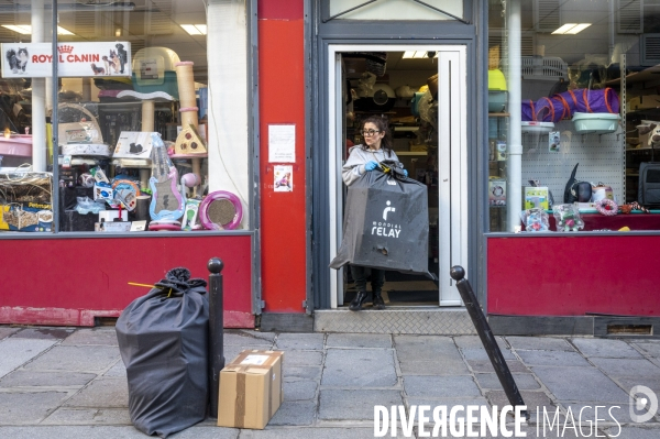 Chez Gladys, articles pour animaux, et point relai, rue du Fbg Poissonnière dans le Xe arrondissement de Paris,