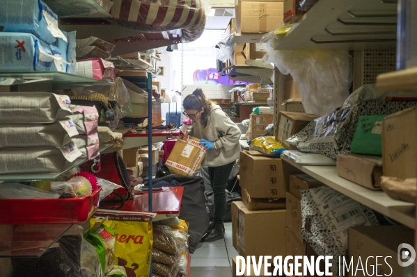 Chez Gladys, articles pour animaux, et point relai, rue du Fbg Poissonnière dans le Xe arrondissement de Paris,