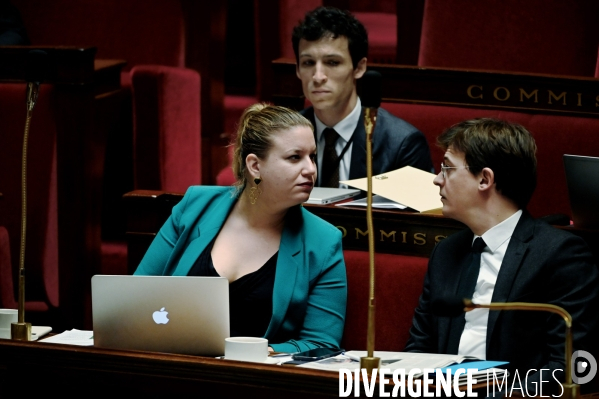 L Assemblée nationale vote en première lecture l inscription du droit à l IVG dans la Constitution