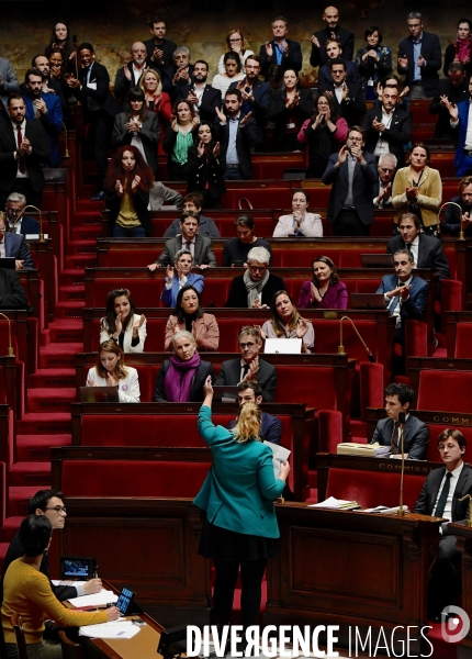 L Assemblée nationale vote en première lecture l inscription du droit à l IVG dans la Constitution