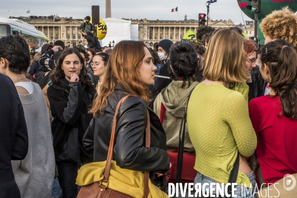 Manifestation spontanée place de la Concorde